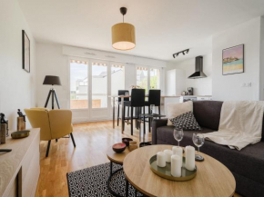 Apartment Le Saint Enogat by Interhome